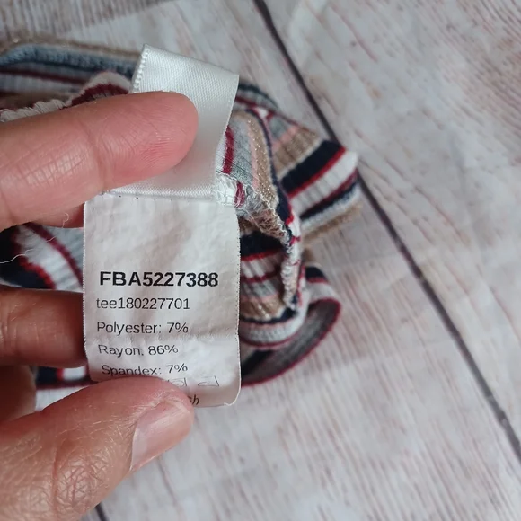 Crop top - Picture 6 of 9